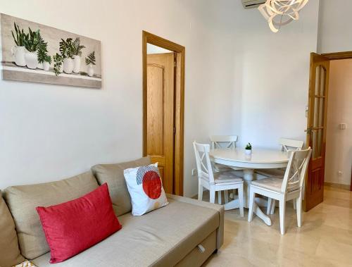Charming Flat at Historic Centre & short walk to Beach