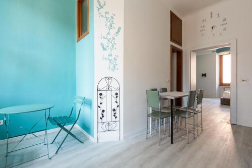 GuestHost - Turquoise Mini Flat near Centrale FS