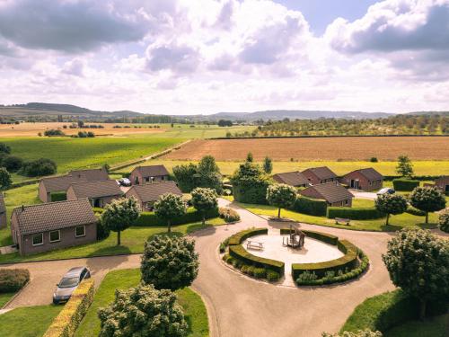 an aerial view of a house with a driveway at Summio Vakantiepark Reevallis in Vijlen