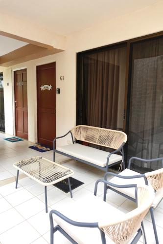 Χώρος καθιστικού στο Supreme Serenity 2br2ba Ocotal Coastal Retreat