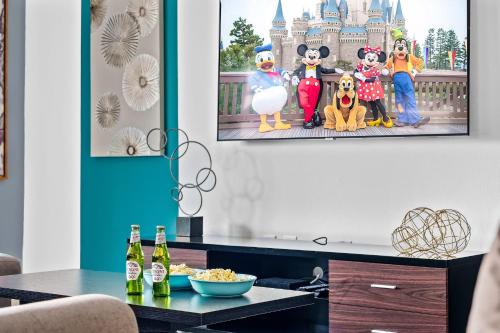 Themed house w Disney rooms private pool & spa photo 12
