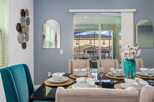 Themed house w Disney rooms private pool & spa photo 20