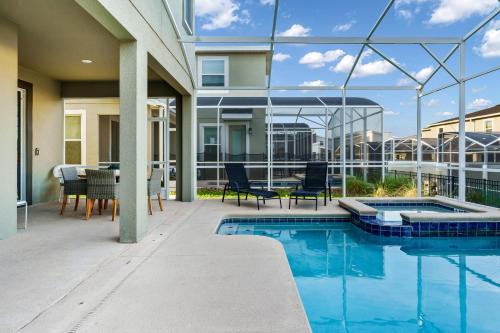 Themed house w Disney rooms private pool & spa photo 25