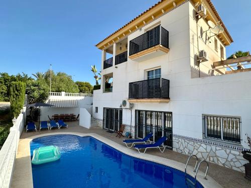 A 5 minutos de la playa casa de vacaciones con piscina privada