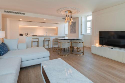 Ribeira Garden 2BDR Apartment by LovelyStay