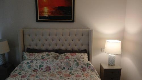 Kitty O'Shea's Guesthouse V94DVH9にあるベッド