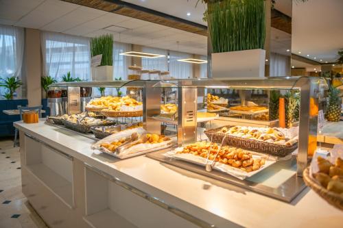 Eten bij of ergens in de buurt van het hotel

