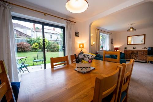 Splendid House Great Location to WAVE Surf & South West Water Park - Super Garden By STAE-Homes photo 18