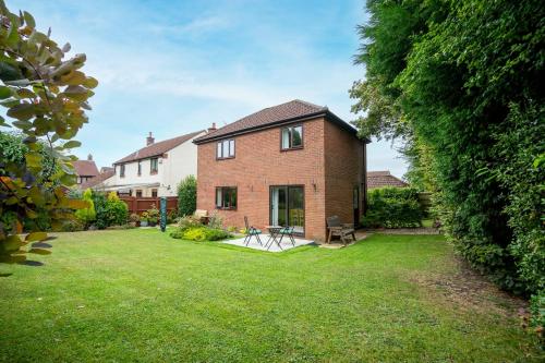 Splendid House Great Location to WAVE Surf & South West Water Park - Super Garden By STAE-Homes photo 40
