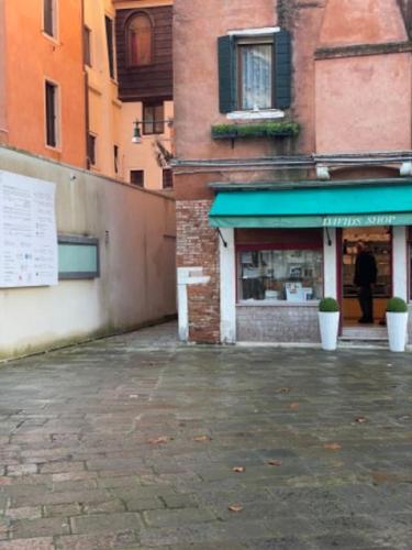 Ca'Antica sinagoga - Venice Canal front apartment photo 17