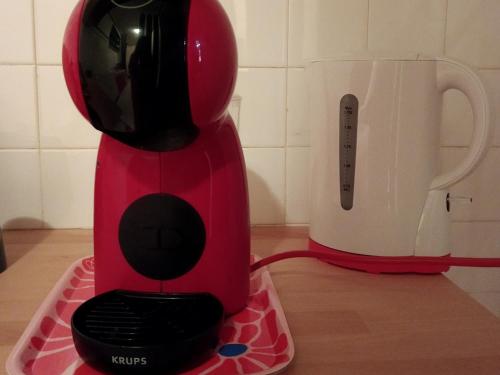 Příslušenství pro přípravu čaje a kávy v ubytování Artbnb