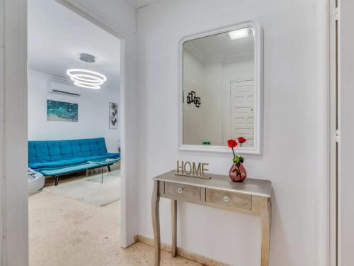 Bilik mandi di Spacious 3BR Walk to Beach & Old Town Marbella