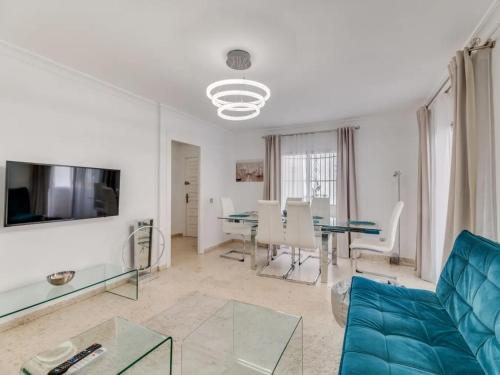 Spacious 3BR Walk to Beach & Old Town Marbella