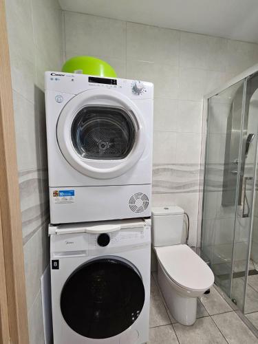 Bilik mandi di Nereides Apartments Rhodes