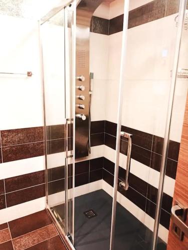 Bagno di Casa Vasileiadis, LUX 90 τμ πλησίον κέντρου Πάτρας