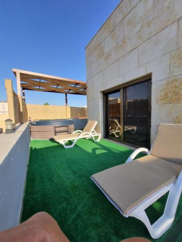 アンマンにあるRooftop pool with terraces F-Rのギャラリーの写真