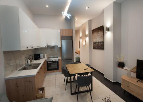 Sia's Retreat 1 Modern Apt Athens Riviera