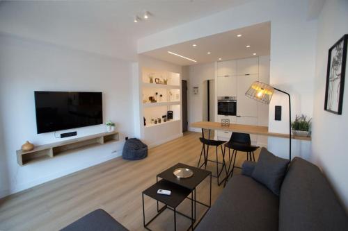 Mocha Acropolis View Apartment
