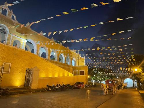 Φωτογραφία από το άλμπουμ του Otoch Ixchel σε Izamal
