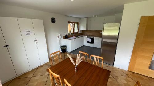 Η κουζίνα ή μικρή κουζίνα στο Holiday Apartment Erbach-Ulm