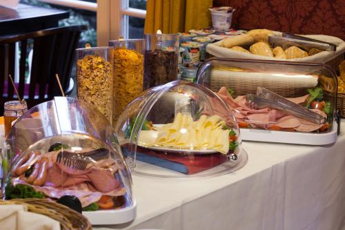 Makanan di atau berdekatan hotel