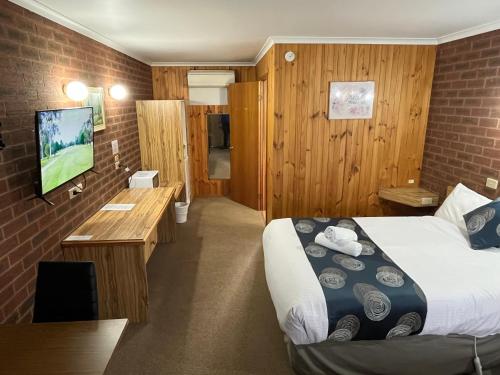 Televisyen dan/atau pusat hiburan di Barham Riverland Motel