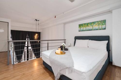 Postel nebo postele na pokoji v ubytování Pinnacle PJ-PS4-Netflix-KLCC View-5pax