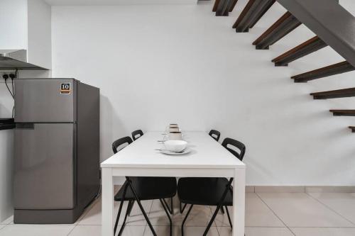 Kuchyň nebo kuchyňský kout v ubytování Pinnacle PJ-PS4-Netflix-KLCC View-5pax