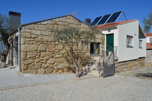 Το κτήριο όπου στεγάζεται  the country house