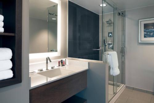 Kansas City Marriott Country Club Plaza Image