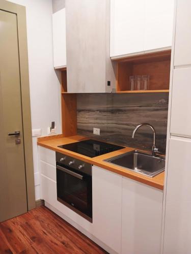Fotografie z fotogalerie ubytování Hotel Karavastaja v destinaci Divjakë