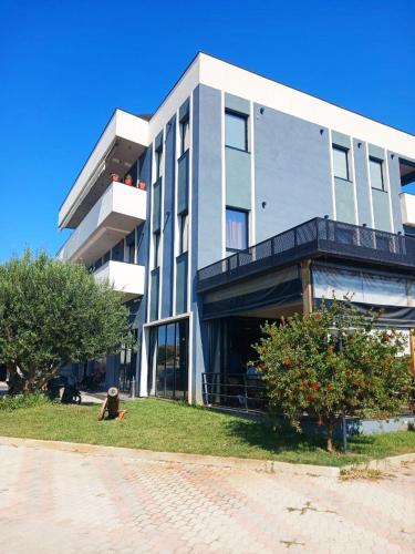 Fotografie z fotogalerie ubytování Hotel Karavastaja v destinaci Divjakë