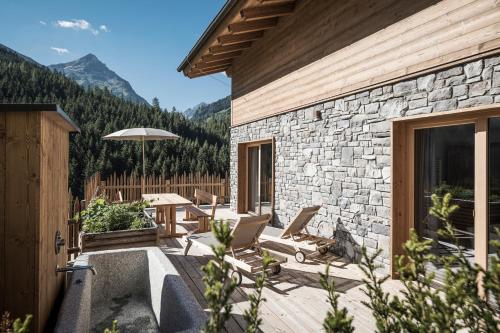 Farm Resort Geislerhof - Private Chalets