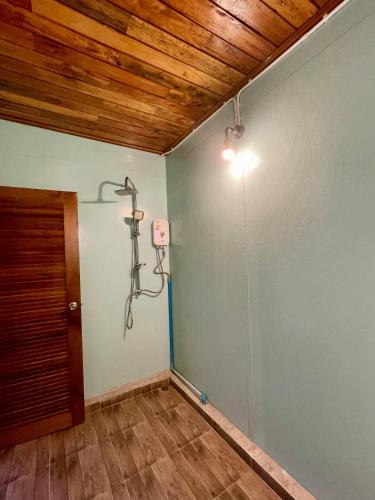 Φωτογραφία από το άλμπουμ του The Camper Lodge Khao Sok σε Ban Bang Bon