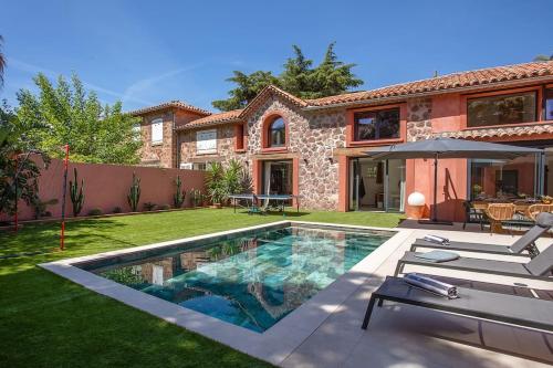 Villa ESCURIA 4étoiles - 300 m2 - Piscine - 5 chambres