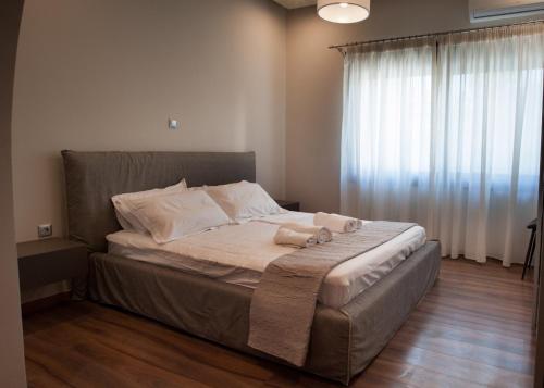 Sia's Retreat 2 Modern Apt Athens Riviera