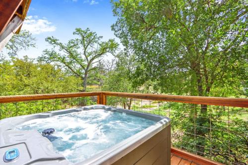 BlancoにあるHappiness Ranch - Cypress Tree Houseのギャラリーの写真