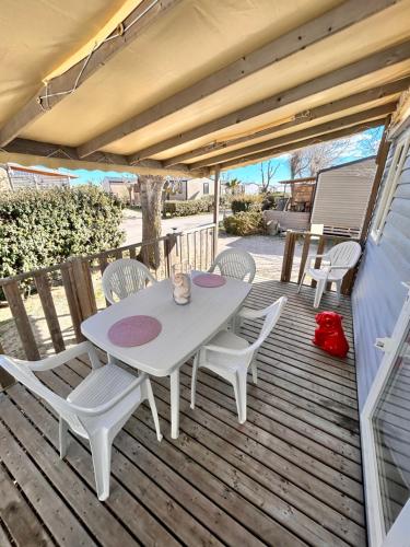 Imagen de la galería de Mobilhome camping 4 étoiles S16, en Sète