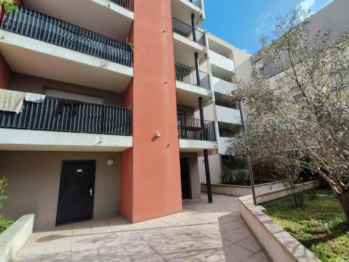 Chambre privée dans appartement partagé avec balcon calme & dégagé