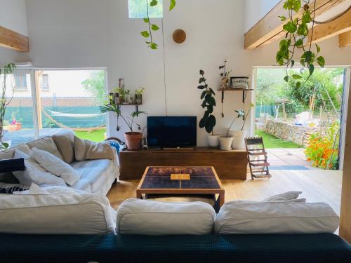 Villa nichée dans un écrin de verdure