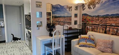 Posezení v ubytování Petite Villa 4-6 personnes belles terrasses, piscine, plages