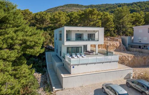 Loodusmaastik puhkemaja lähedal