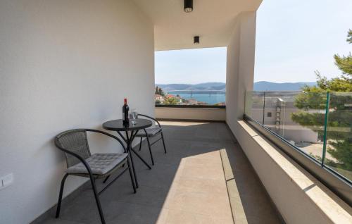 Rõdu või terrass majutusasutuses 3 Bedroom Amazing Home In Komarna