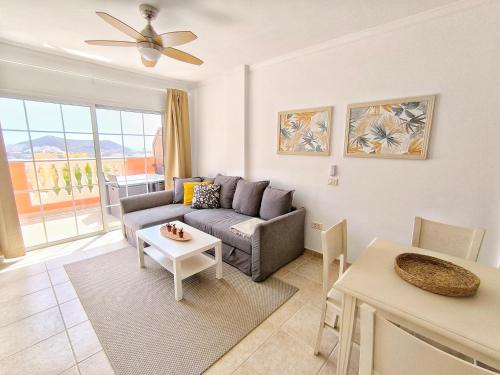 ESTRELLA CANARIA - Los Cristianos, AC, pool, fibre net, tv channels