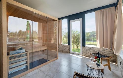 Fotografie z fotogalerie ubytování Stunning Home In Ladvenjak With Sauna v destinaci Ladvenjak