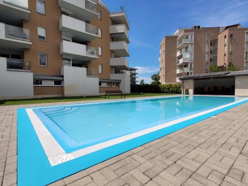 Bazén v ubytovaní Solar Golden Beach Apartments alebo v jeho blízkosti