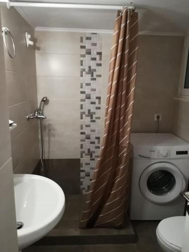 Unique 3 BDRM apartment, 5 min walk from Acropolis