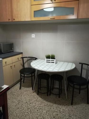 Unique 3 BDRM apartment, 5 min walk from Acropolis