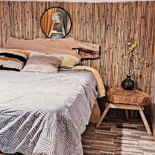 Katil atau katil-katil dalam bilik di Petite Gîte Atypique chez sam est gael
