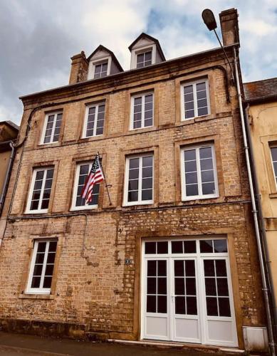 Maison pour 10 personnes max en plein centre de Ste Mère Eglise